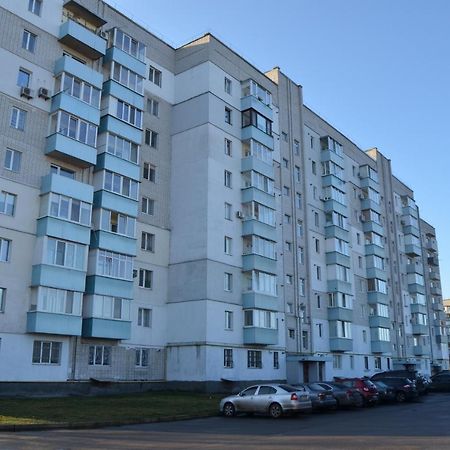 Семейные Апартаменты В Новом Районе У Софиевского Парка Umanʼ Екстериор снимка